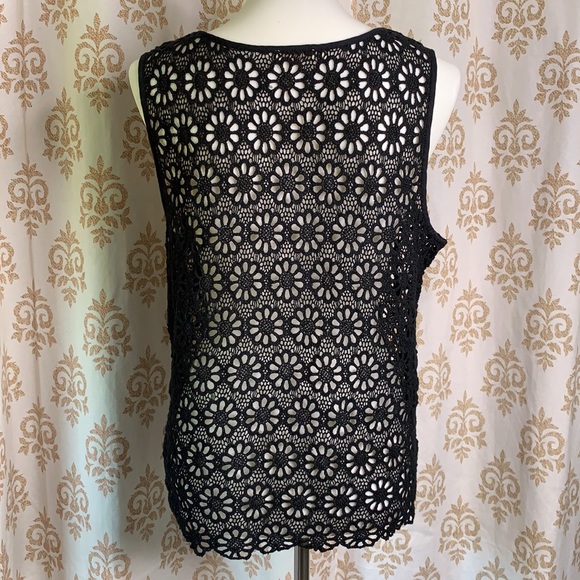 Hinge crocheted floral black top M - Picture 4 of 11